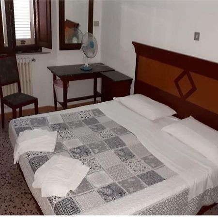 Hotel Stella ฟอลลอนนีกา ภายนอก รูปภาพ