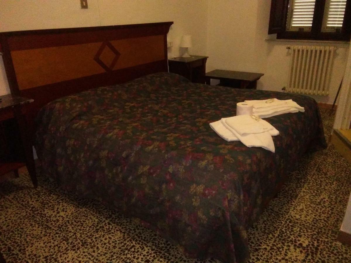 Hotel Stella ฟอลลอนนีกา ภายนอก รูปภาพ